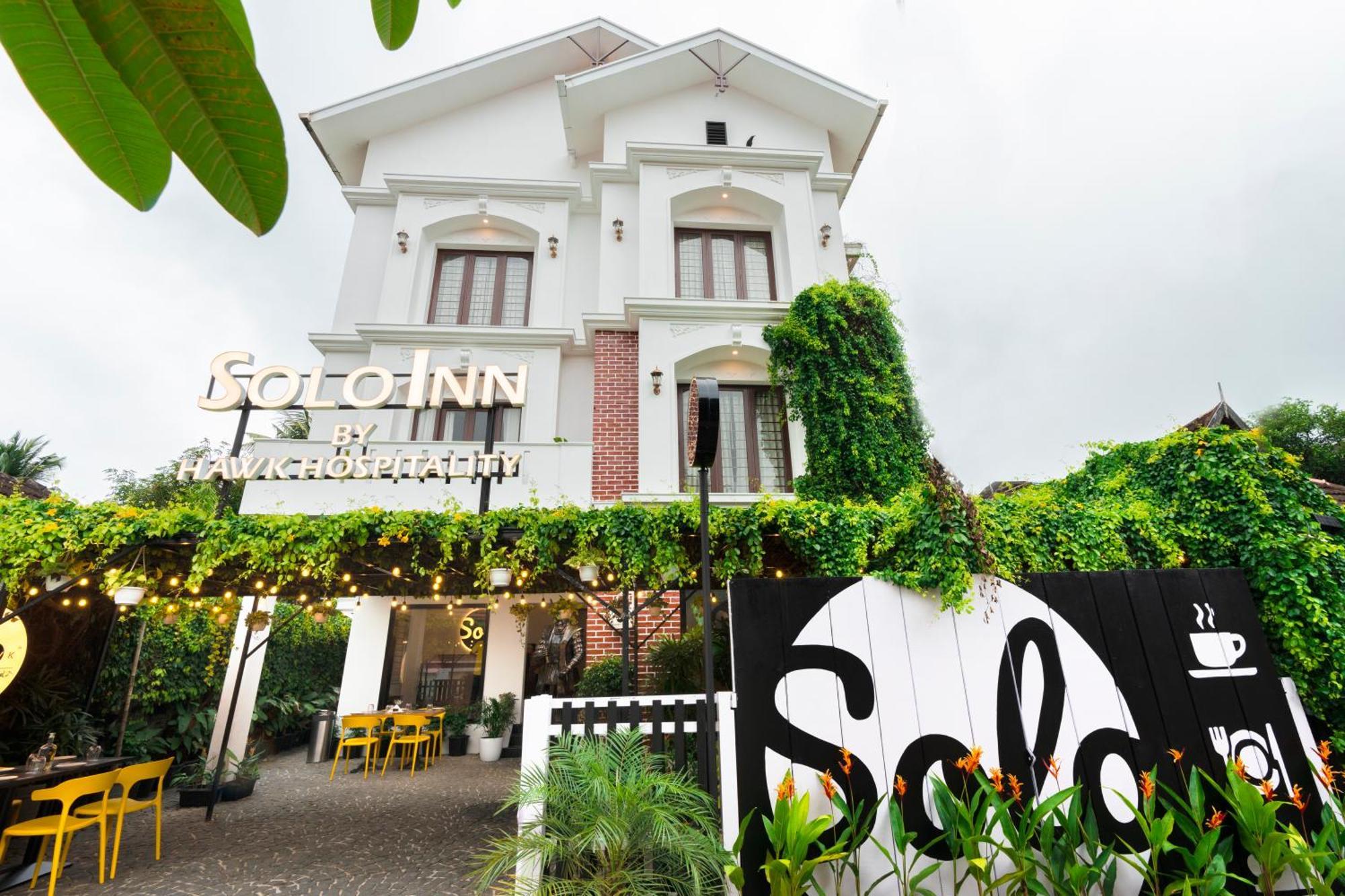 Solo Inn By Hawk Hospitality Kochi Esterno foto