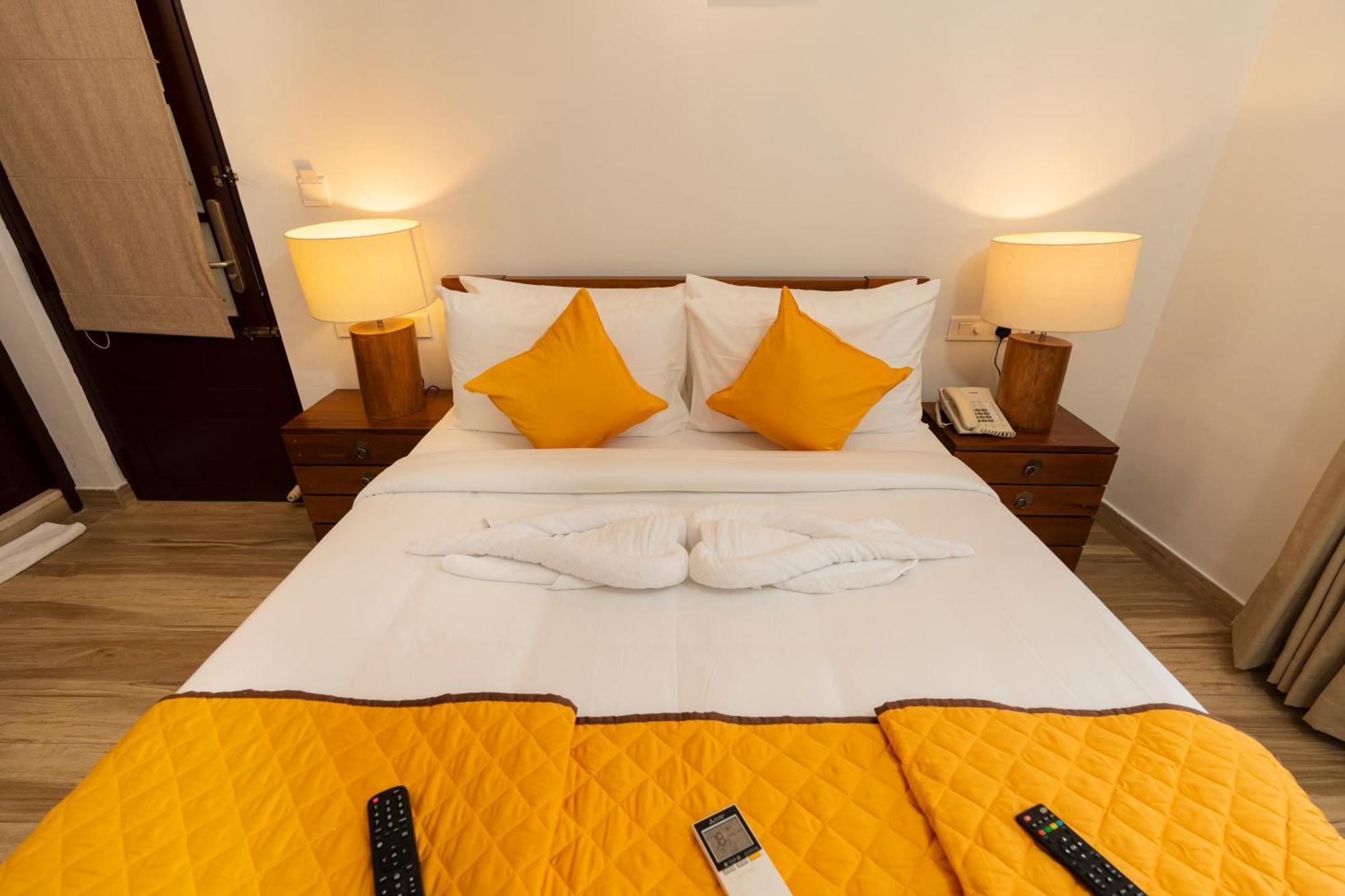 Solo Inn By Hawk Hospitality Kochi Esterno foto