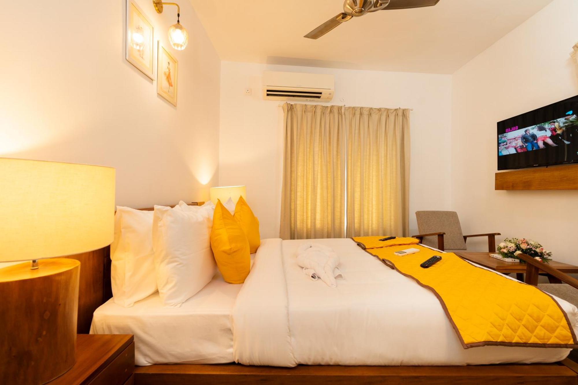 Solo Inn By Hawk Hospitality Kochi Esterno foto