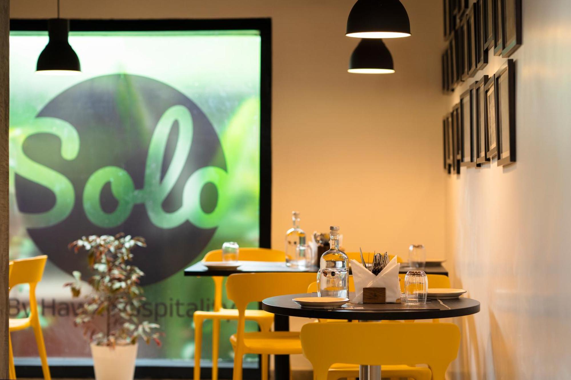Solo Inn By Hawk Hospitality Kochi Esterno foto