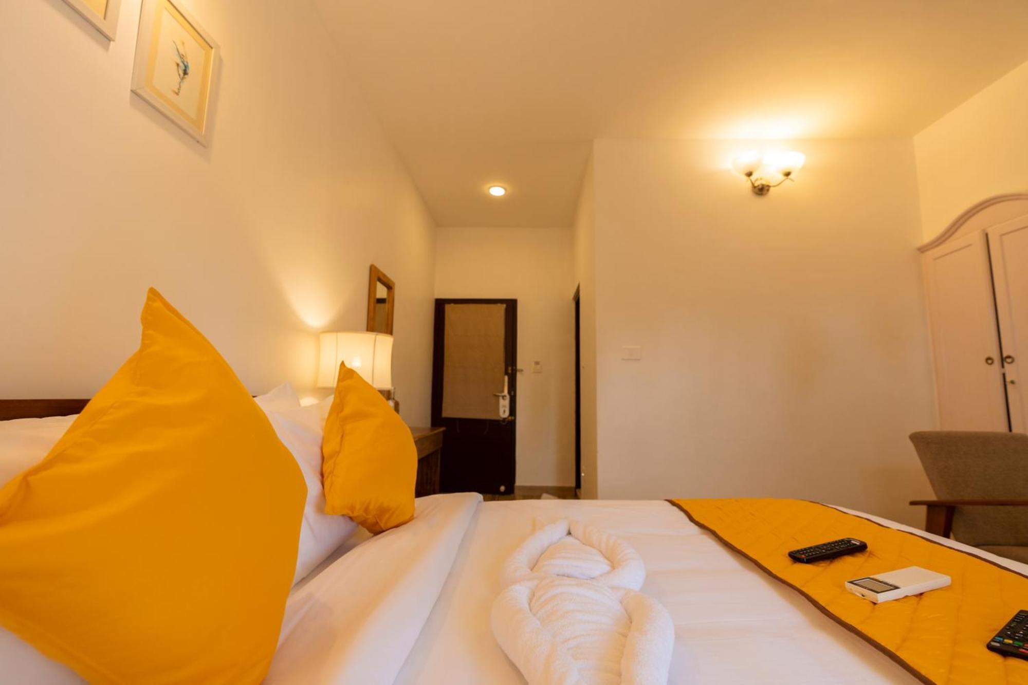 Solo Inn By Hawk Hospitality Kochi Esterno foto