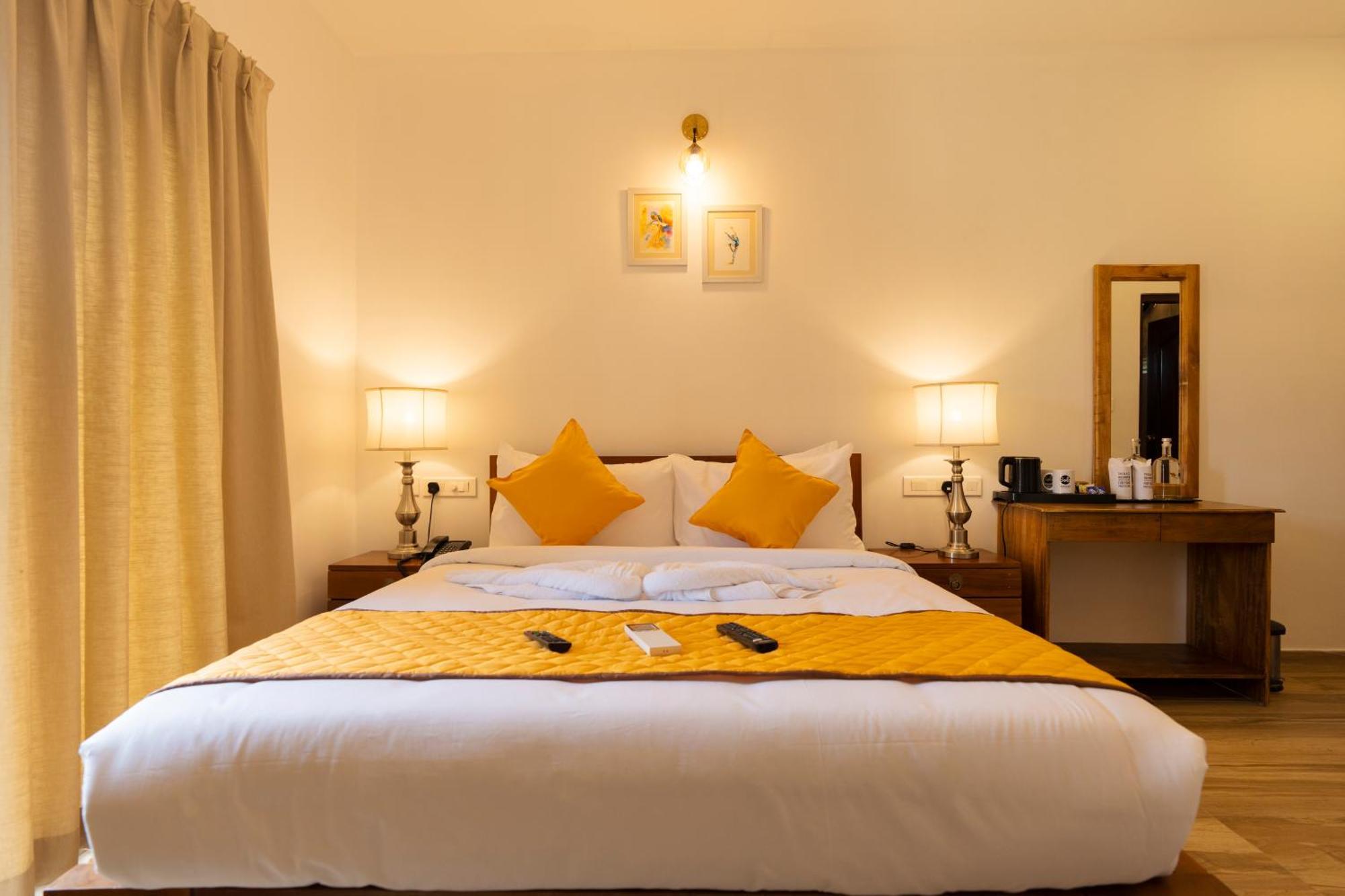 Solo Inn By Hawk Hospitality Kochi Esterno foto