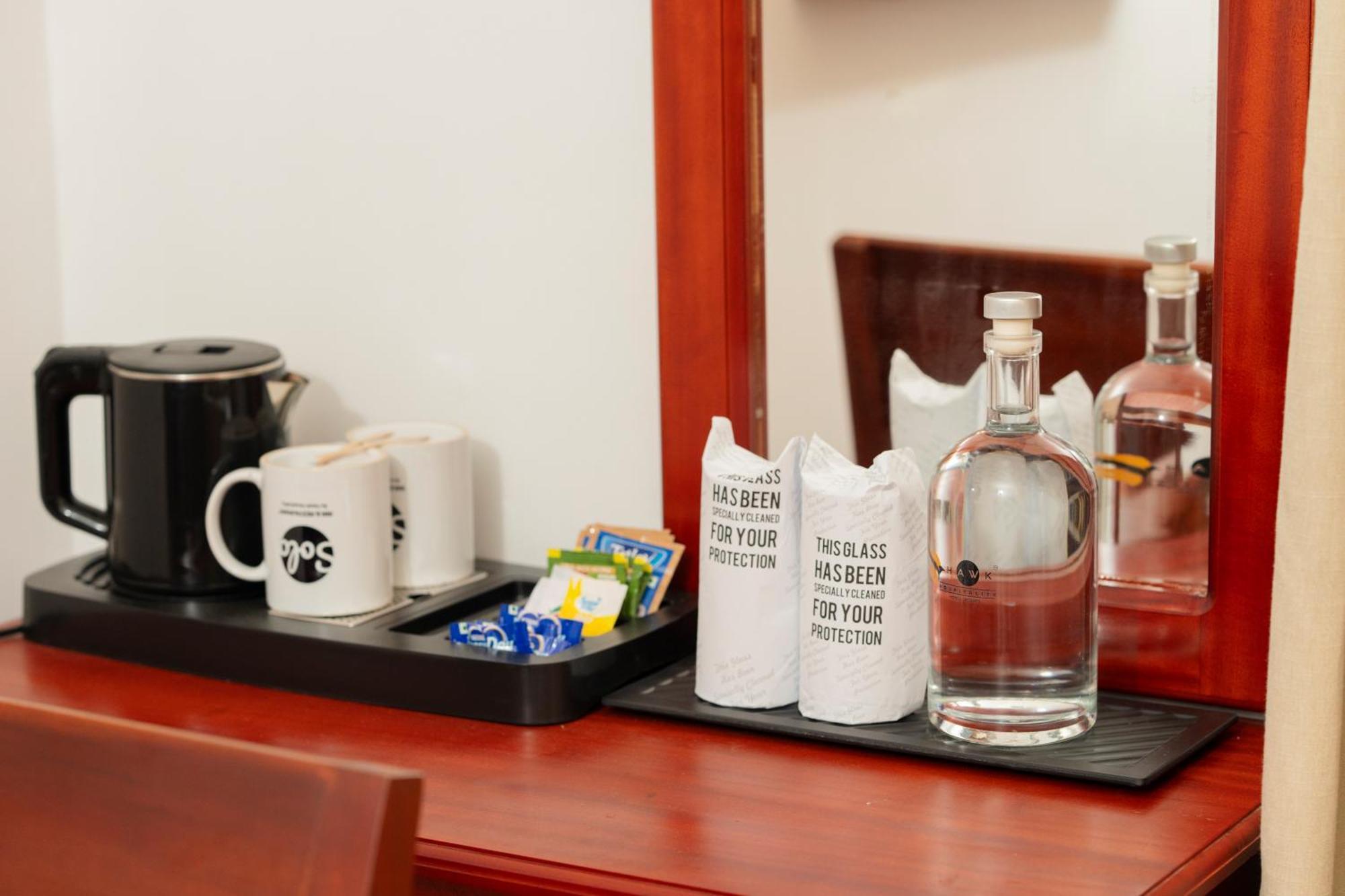 Solo Inn By Hawk Hospitality Kochi Esterno foto
