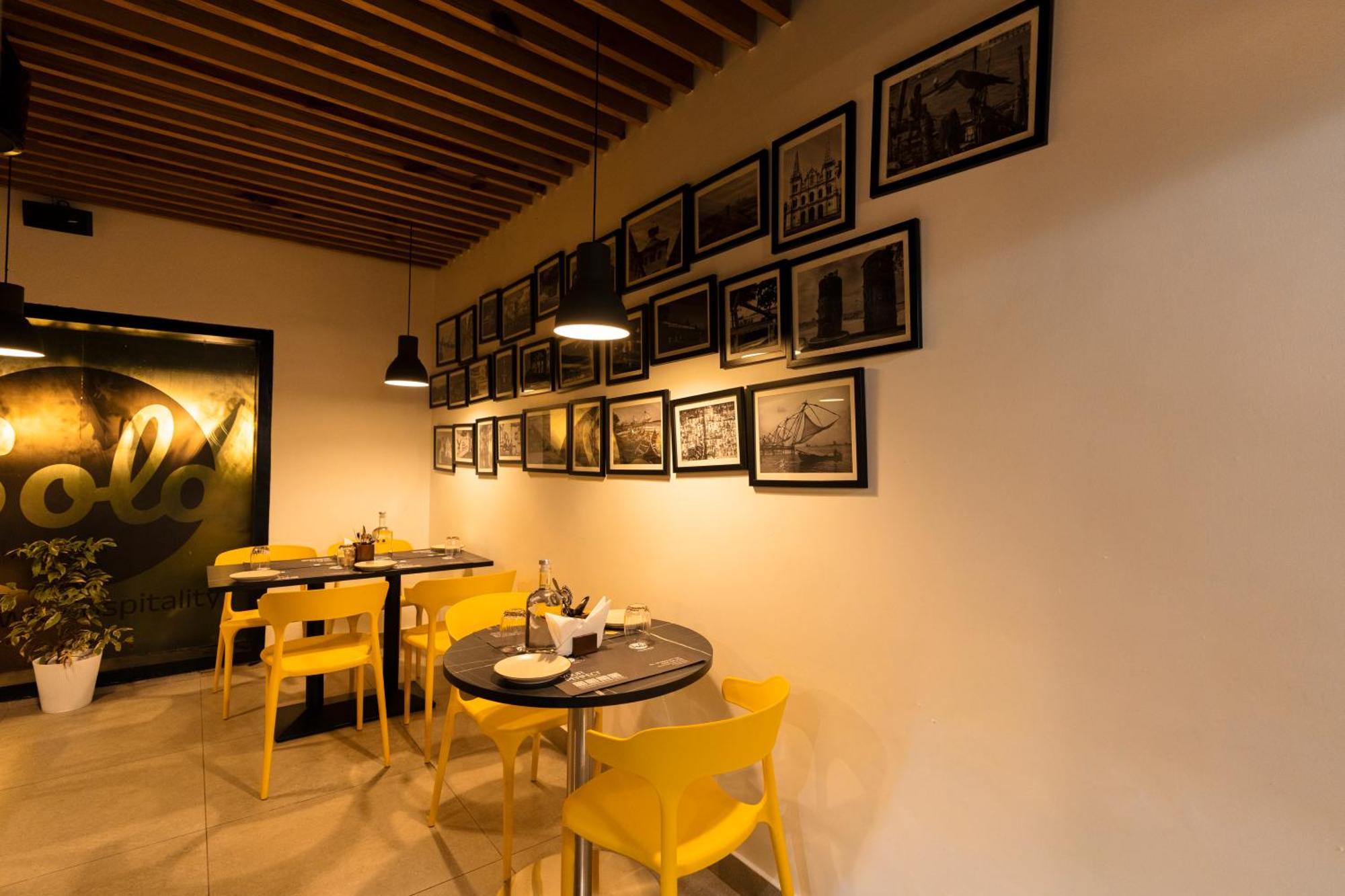 Solo Inn By Hawk Hospitality Kochi Esterno foto