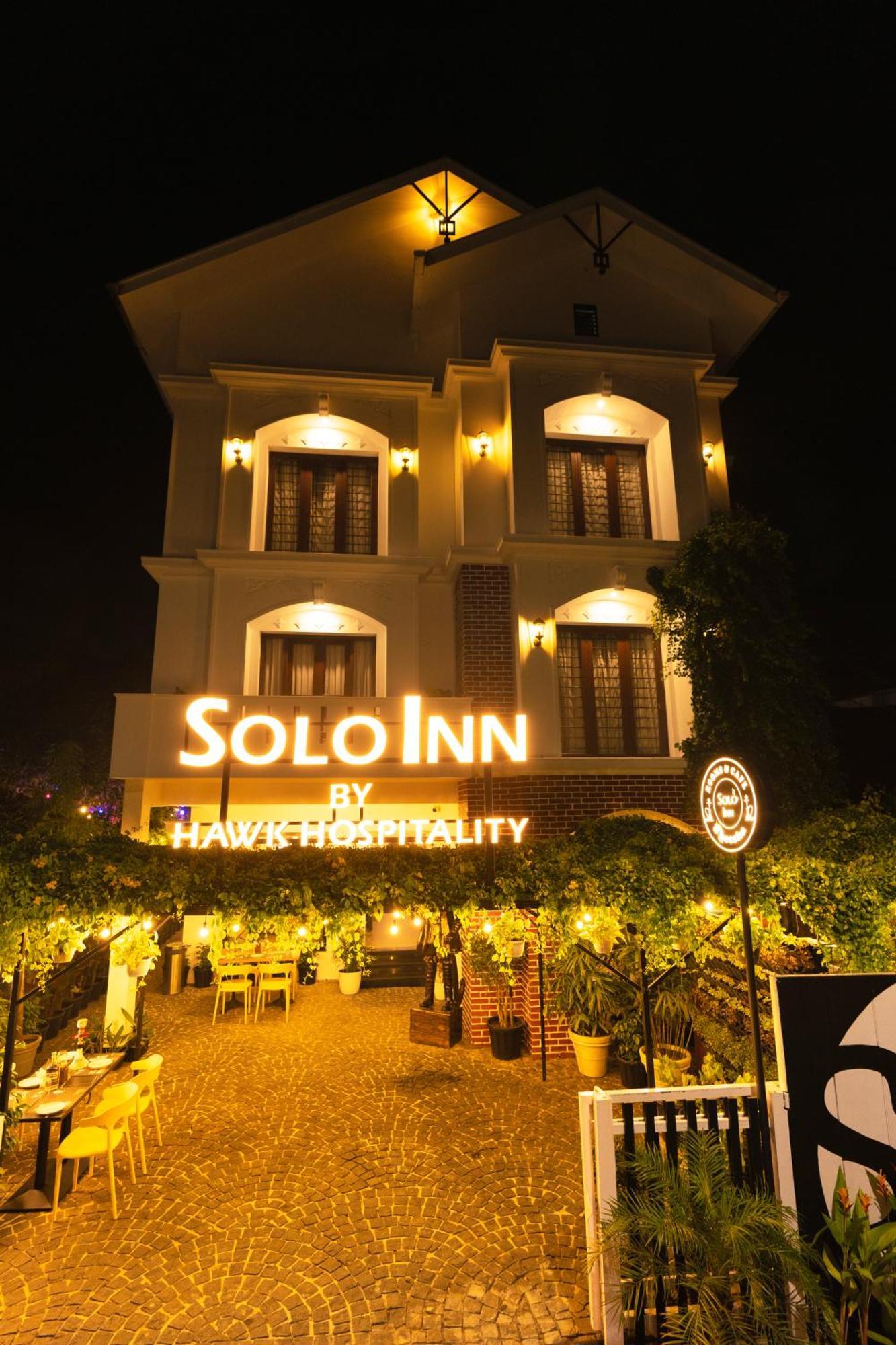 Solo Inn By Hawk Hospitality Kochi Esterno foto