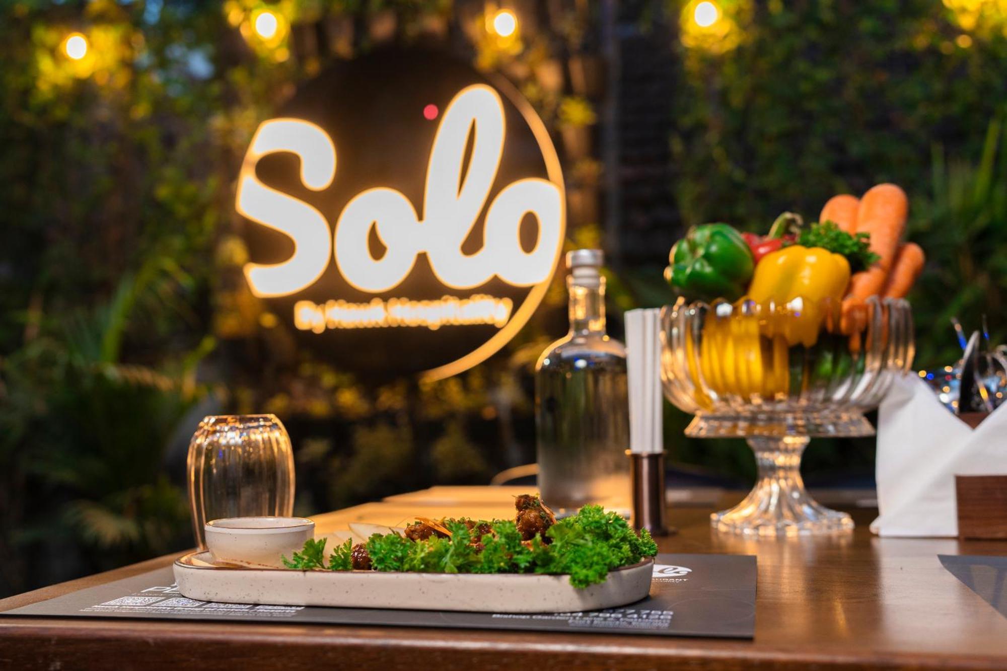 Solo Inn By Hawk Hospitality Kochi Esterno foto