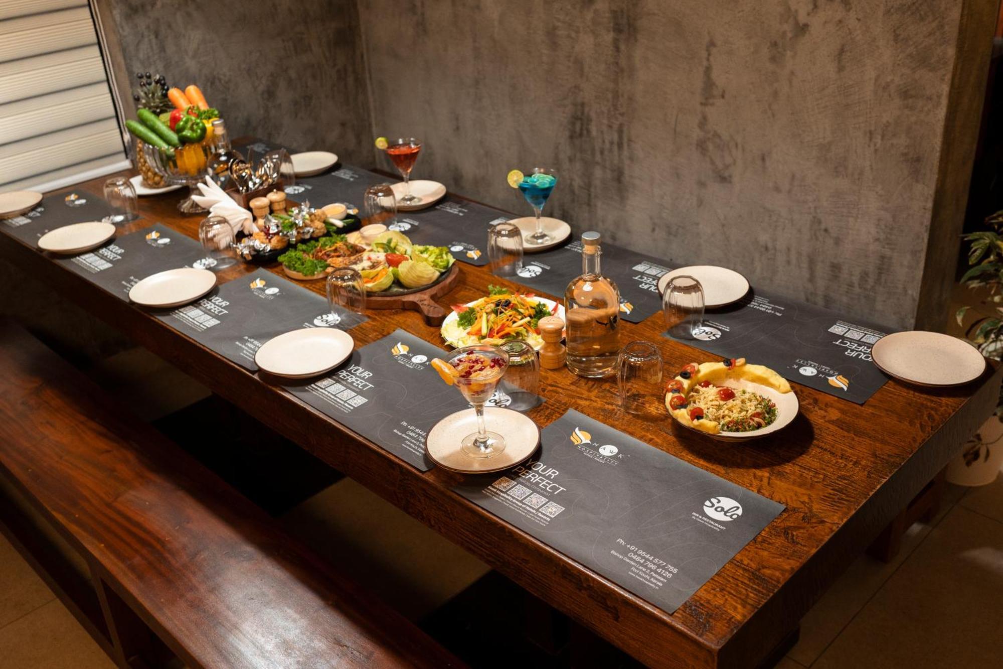 Solo Inn By Hawk Hospitality Kochi Esterno foto